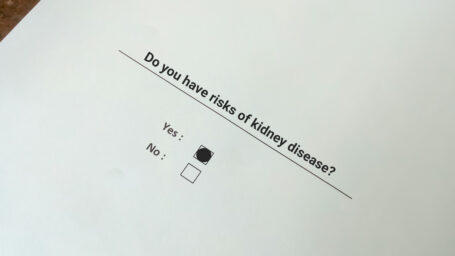 Writing on image says “Do you have a risk of kidney disease? The Yes checkbox is checked.
